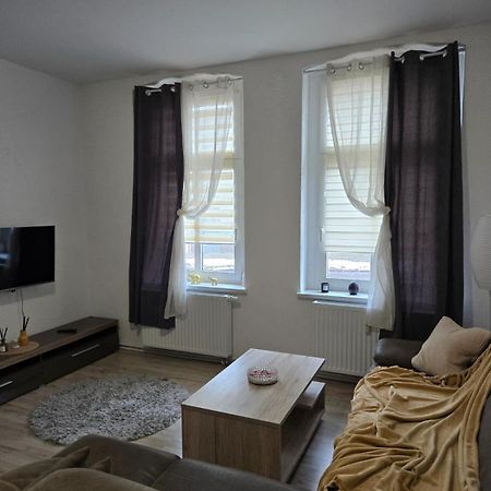 Ferienwohnung Am Bahnhof Bernburg Exteriör bild
