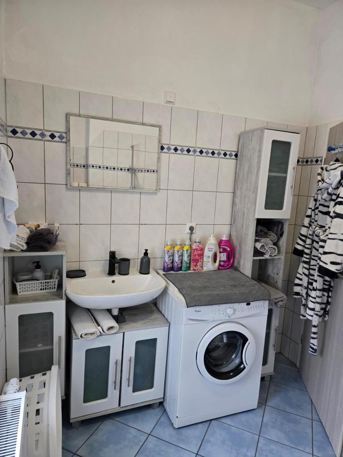 Ferienwohnung Am Bahnhof Bernburg Exteriör bild
