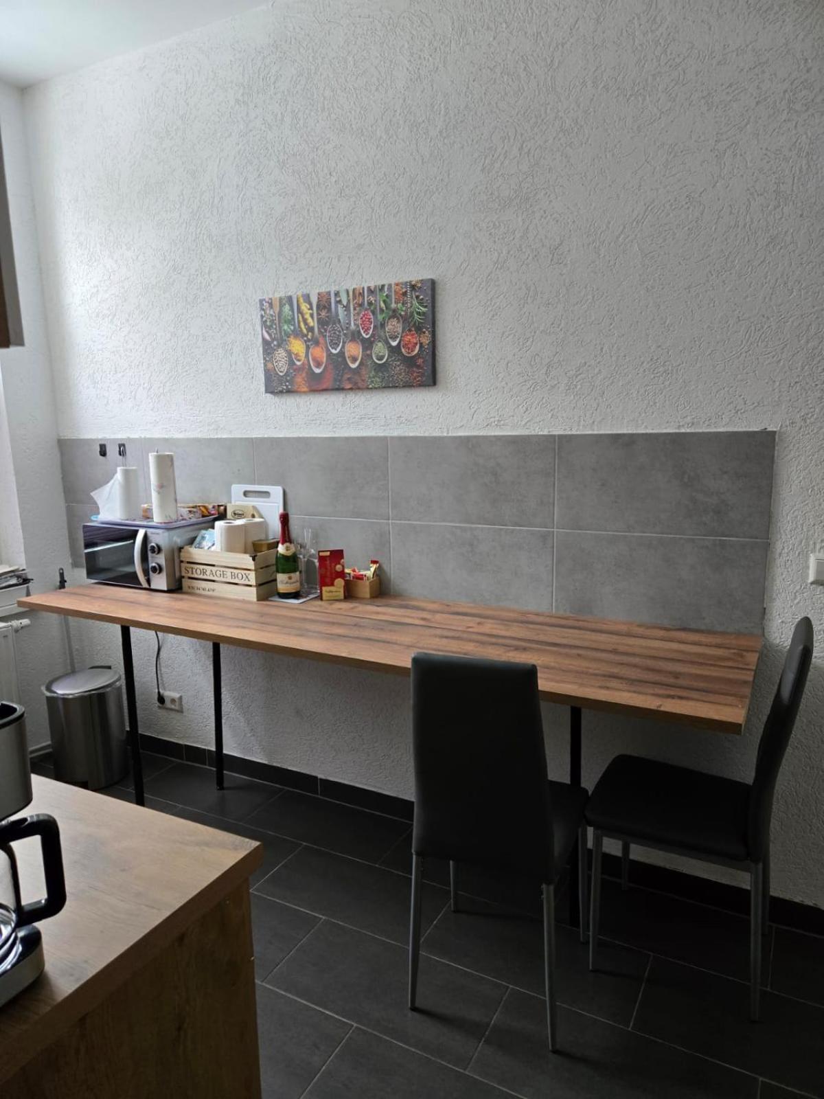 Ferienwohnung Am Bahnhof Bernburg Exteriör bild